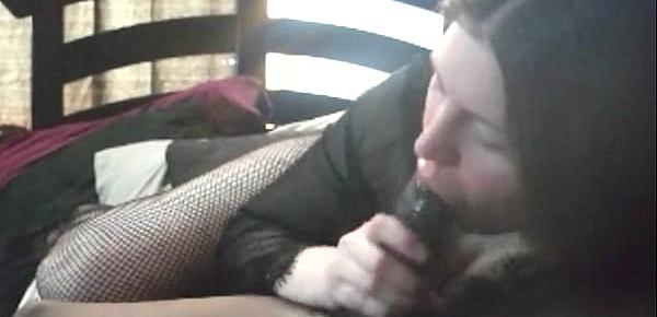  sexy white girl sucking bbc on a bed
